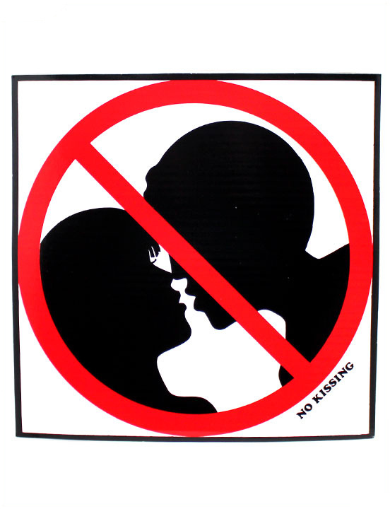 Знак No Kissing, 190х190 мм #1