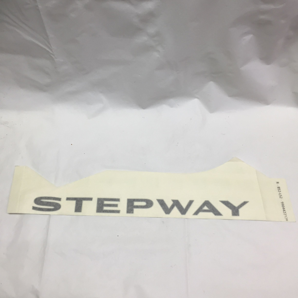 Наклейка двери "Stepway" передняя правая оригинал Renault 990442212R 1шт.  #1