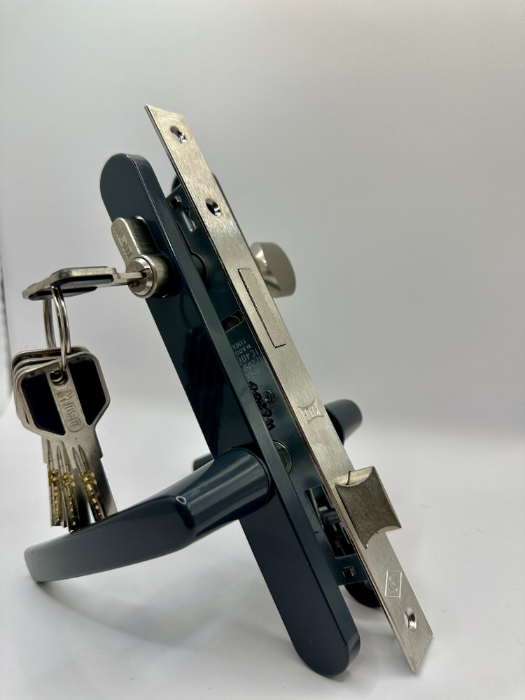 Комплект замка с ручкой для калитки (RAL7016 антрацит ) 70мм ключ-вертушка  #1