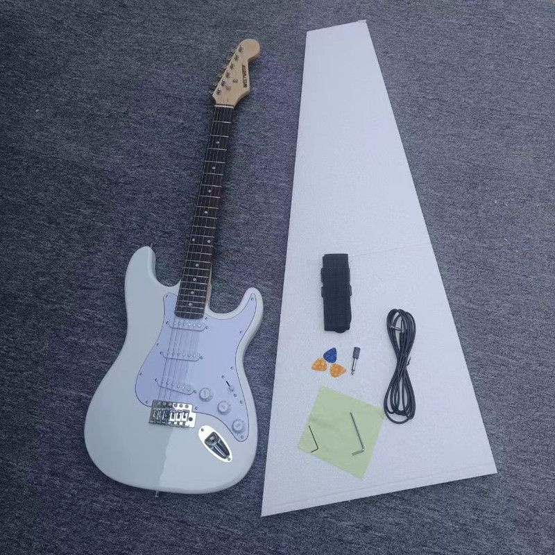 Белая электрогитара классическая - купить с доставкой по выгодным ценам ...