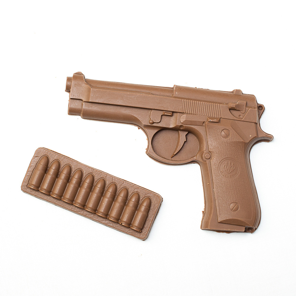 Подарочная шоколадная фигура Frade/Фраде - Пистолет Беретта с патронами (молочный) (вес 175 гр)  #1