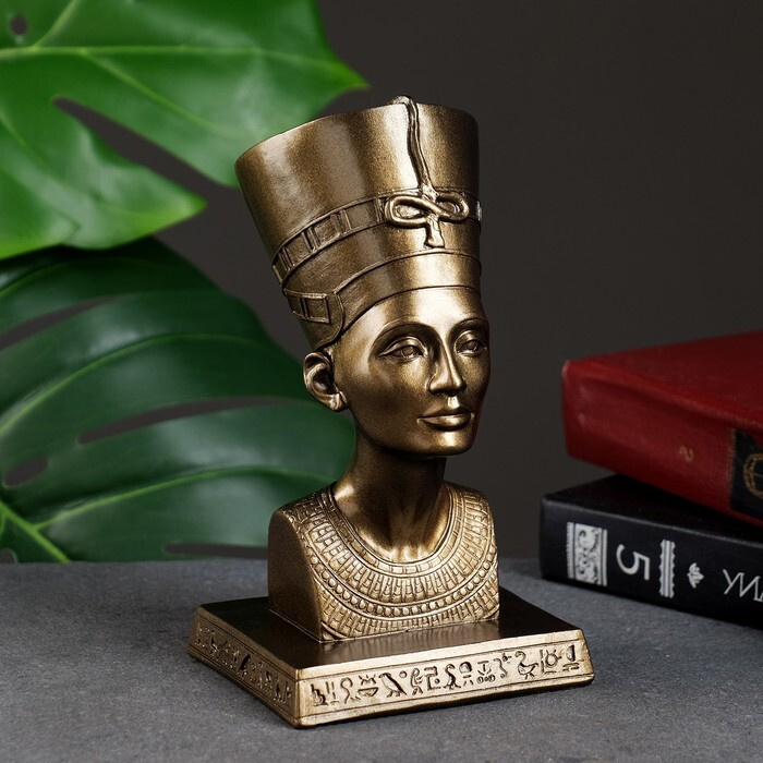 Фигура "Нефертити" бронза 10х17х9см #1