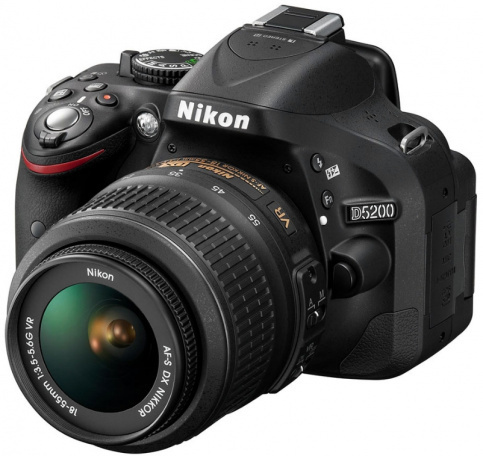 Nikon D5200 Kit AF-S DX NIKKOR 18-55mm f/3.5-5.6G #1