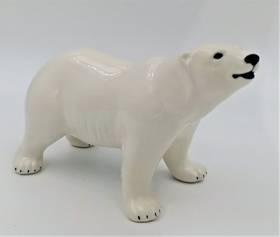 Белый медведь стоящий статуэтка из фарфора #1