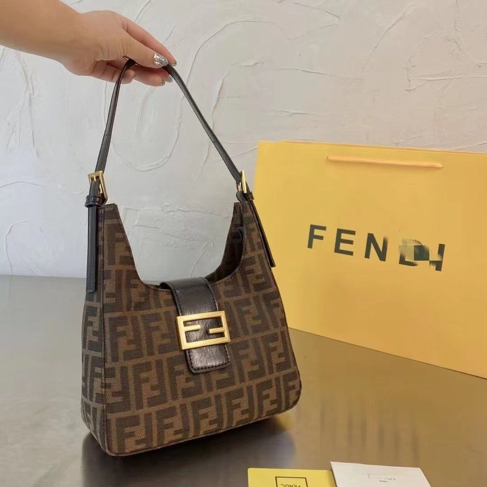 Fendi Сумка на плечо круглая #1