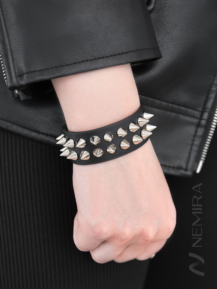 Кожаный браслет с шипами / Готическое украшение на руку для мужчин и женщин  #1
