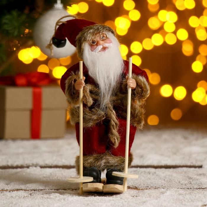 Декоративная кукла Зимнее волшебство "Дед Мороз", на лыжах, в бордовом костюме, 17 см  #1