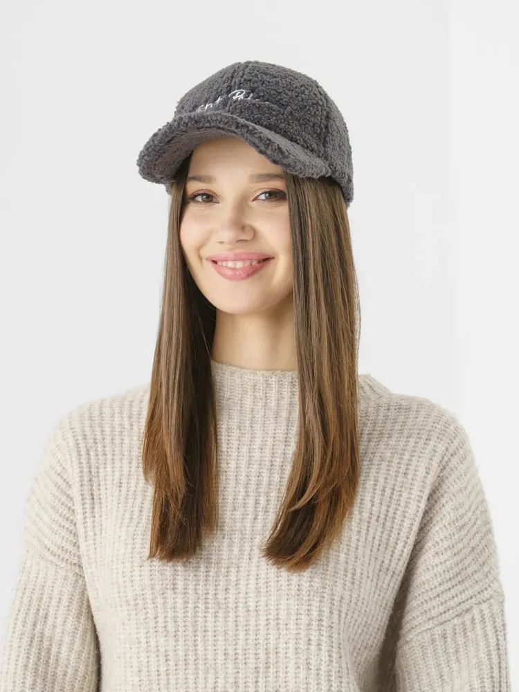 Меховая женская кепка- это идеальный головной убор для женщин, которые хотят быть стильными, женственными и сексуальными