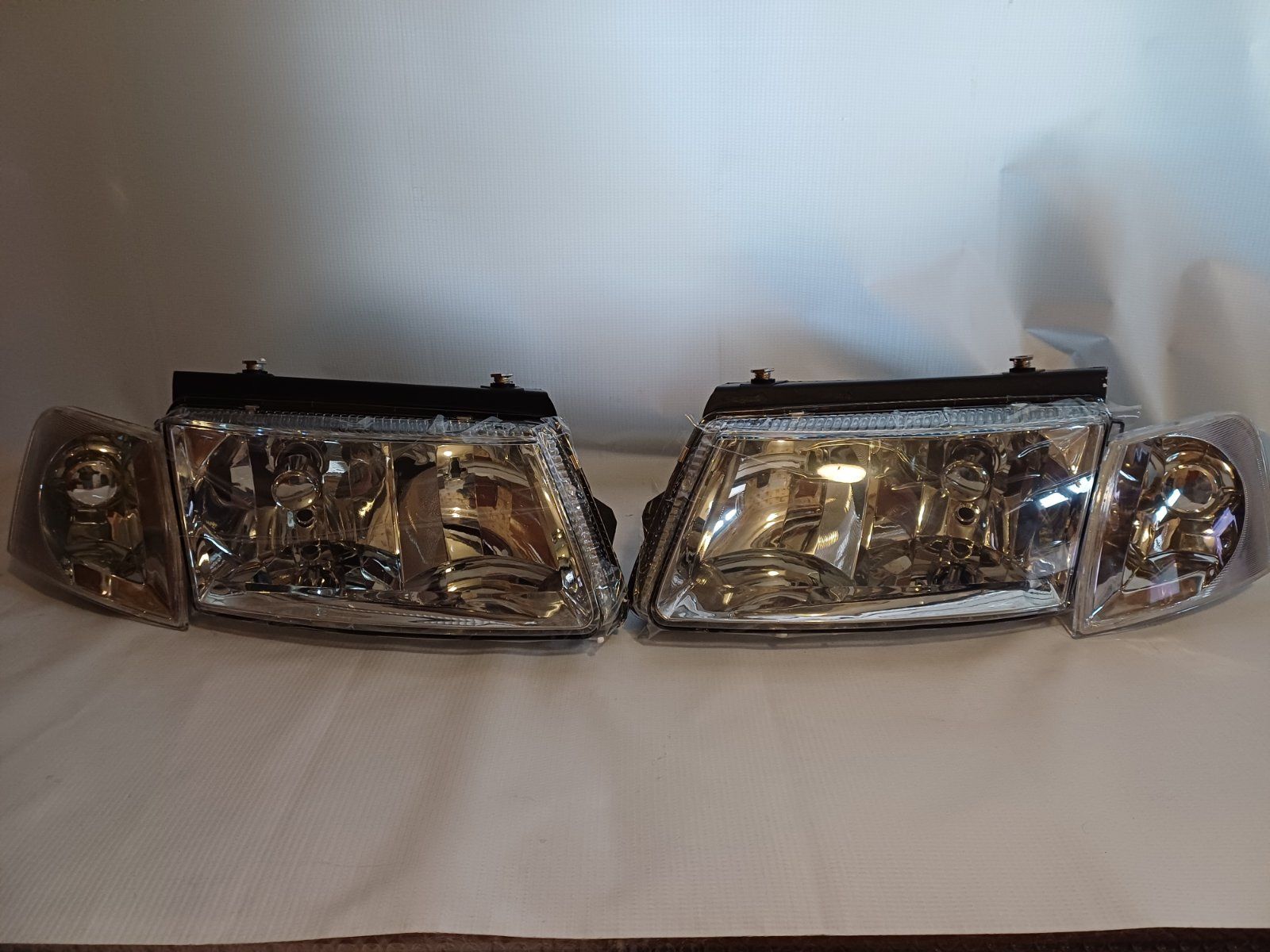 ФарыcповоротникамиФольксвагенпассатБ5хрустальпрозрачныеPassatB5