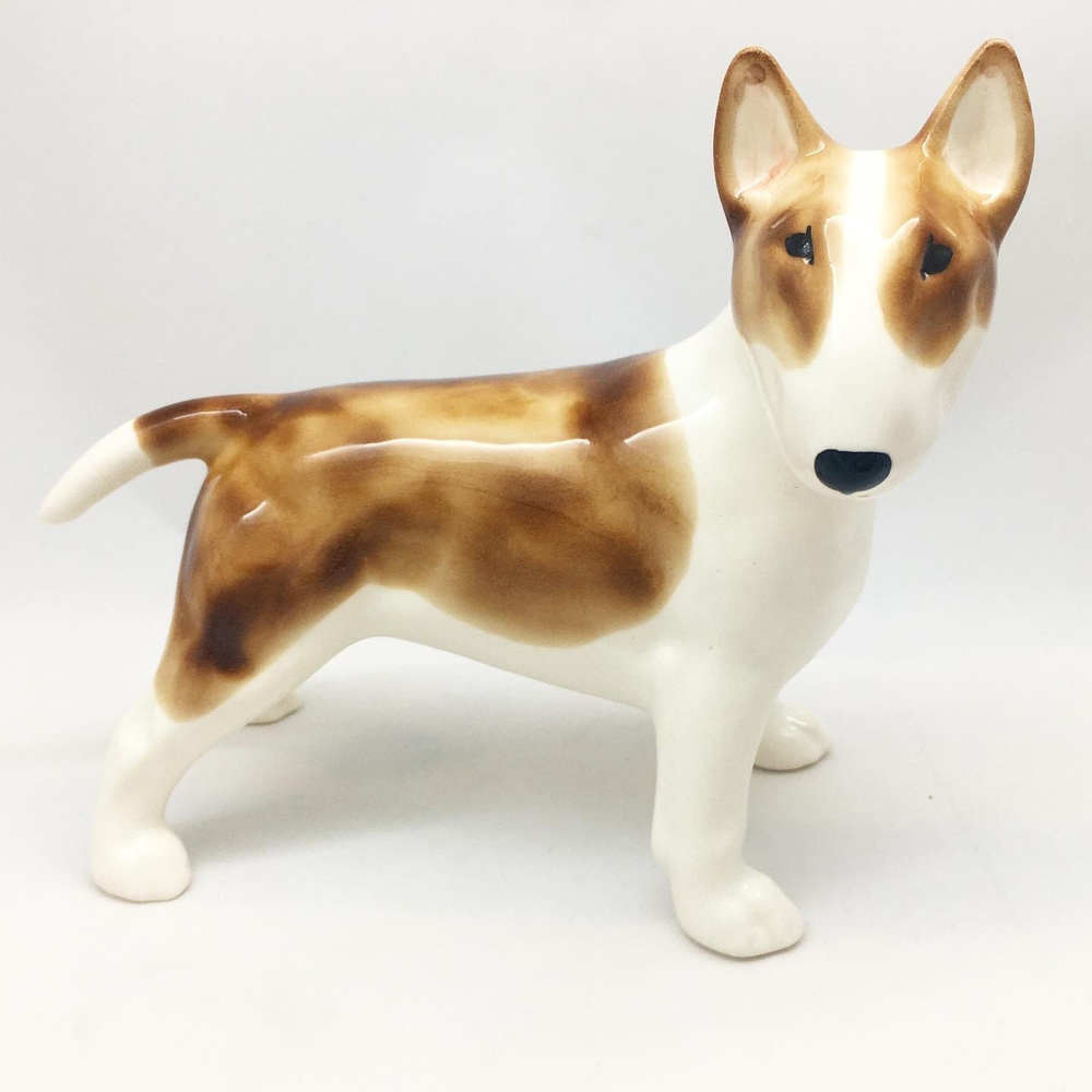 Статуэтка фарфоровая собака Бультерьер в стойке палевый  #1