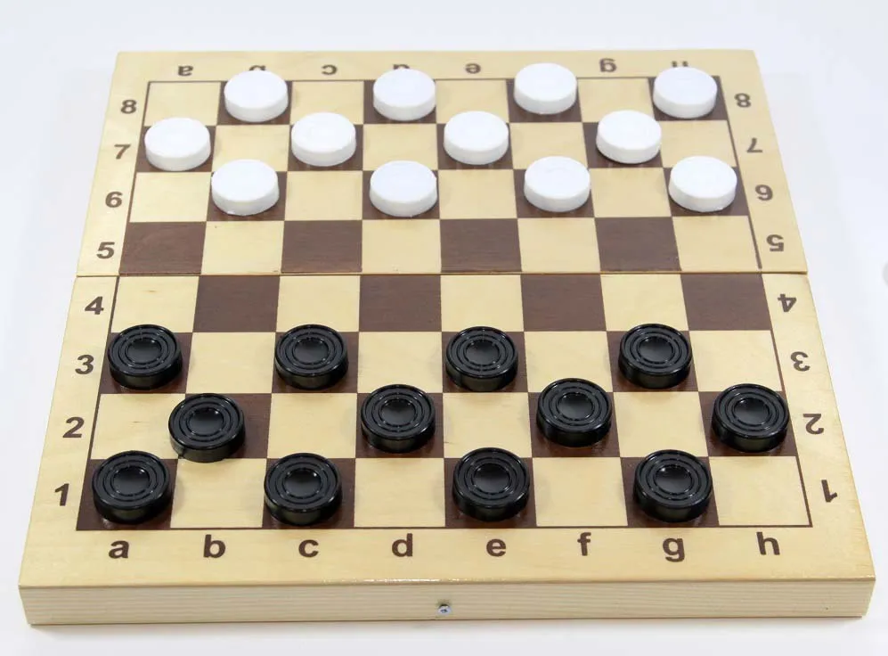 Которая играет в шашки. Которая играет в шашки