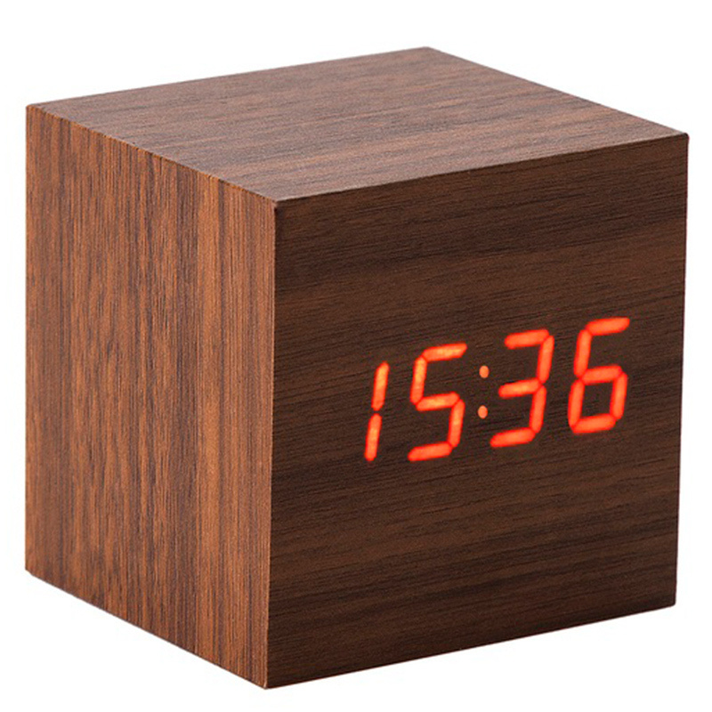 Настольные электронные часы Деревянный куб. Будильник, температура, работа от батареек и сети. Коричневые #1