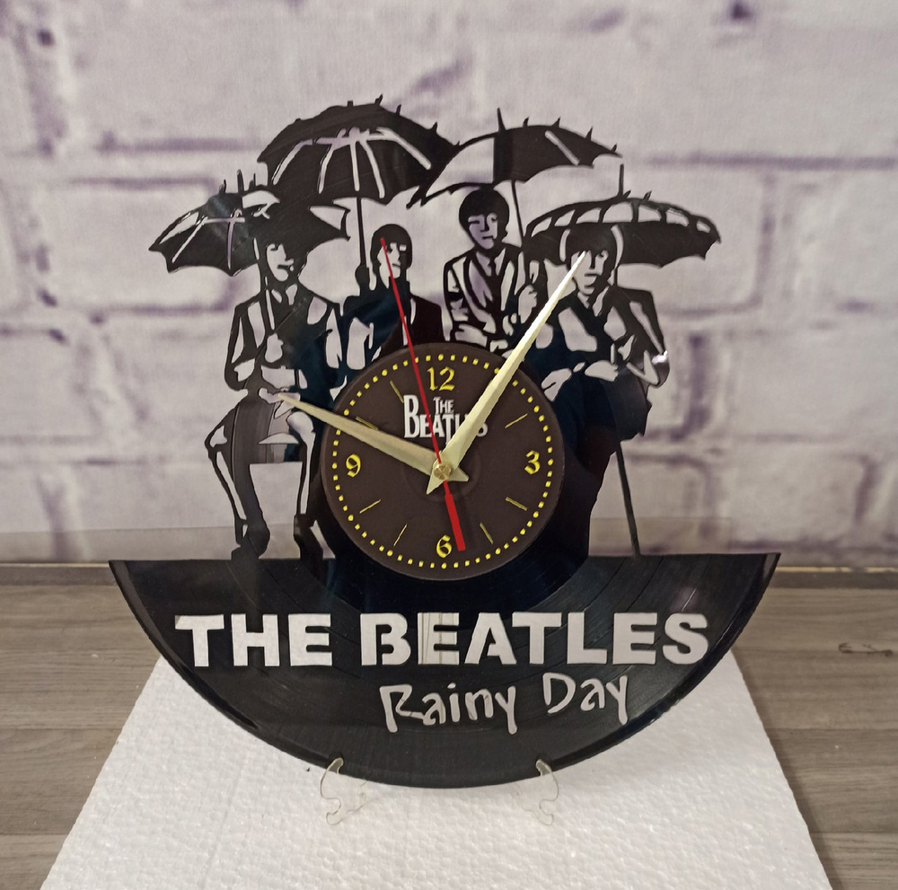 Часы из виниловой пластинки The Beatles Rainy Day #1