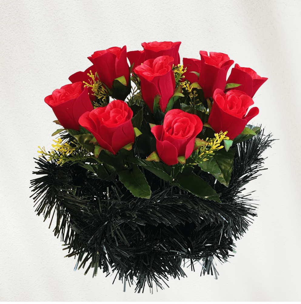 Корзина ритуальная из искуcственных цветов "Розы красные (бутоны)" / Цветы искусственные для кладбища #1
