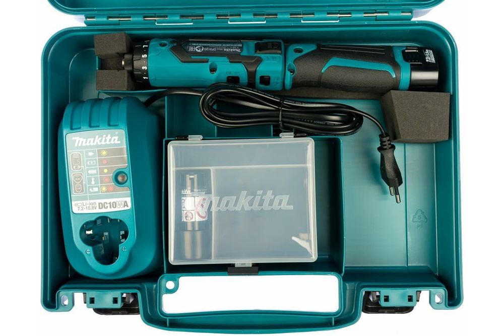 Отвертка аккумуляторная Makita DF012DSE #1