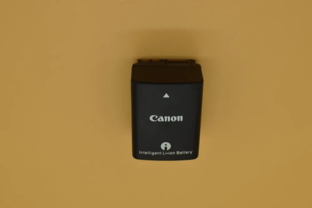 Canon Аккумуляторная батарея, 7,4 В, 890 мАч, 1 шт #1