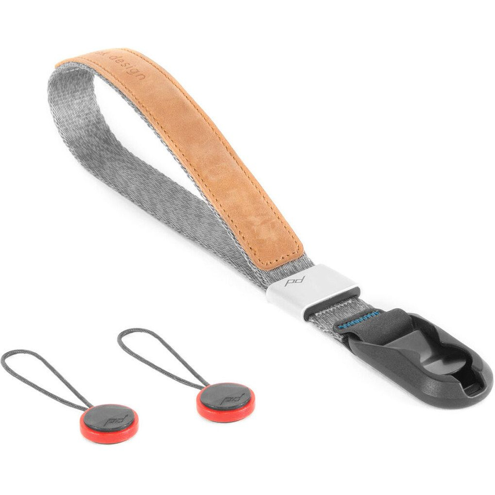 Ремень Peak Design Wrist Strap Cuff V3.0 Ash на запястье #1