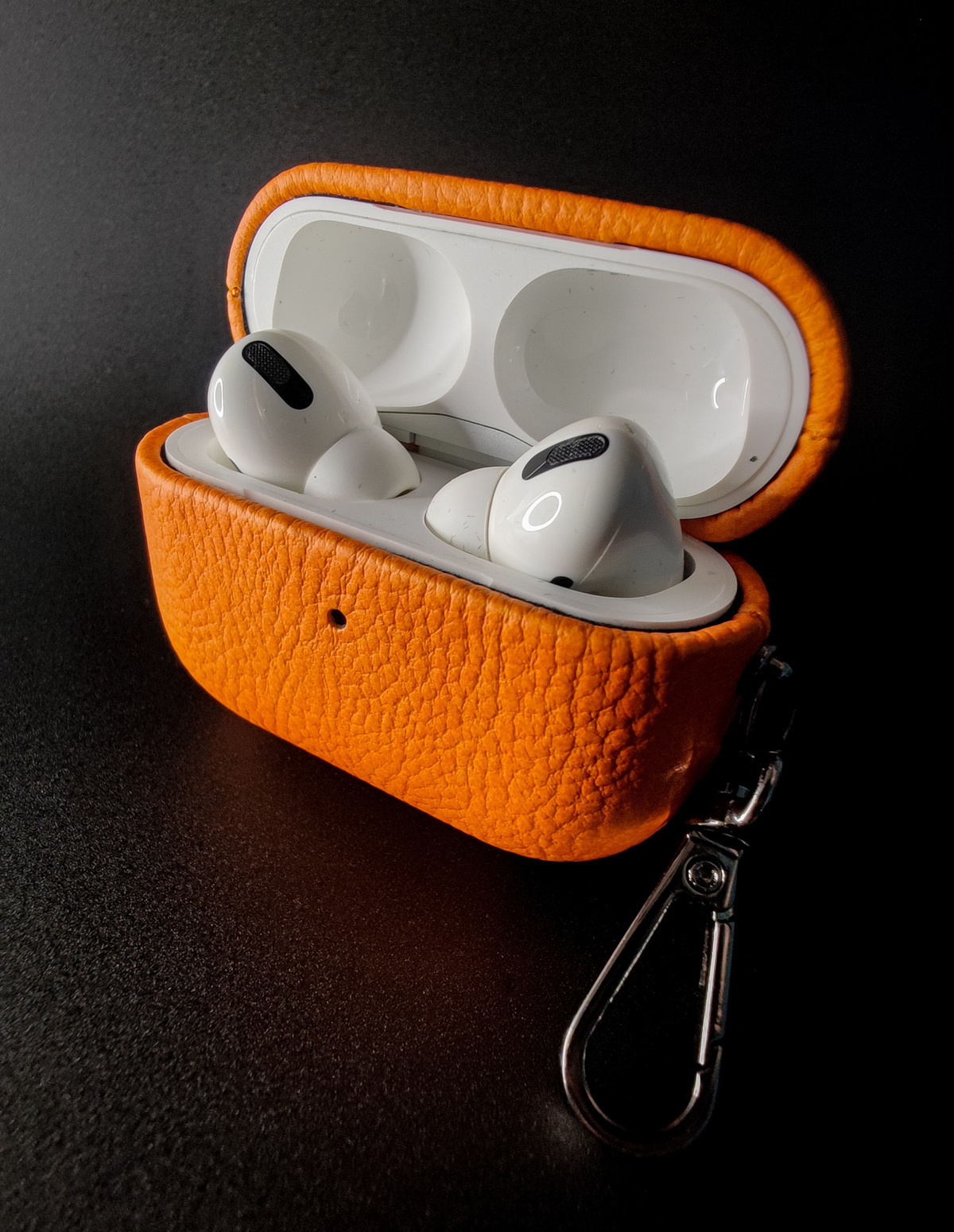 Чехол для наушников Apple Airpods Pro 2 кожаный с карабином, рыжий ...