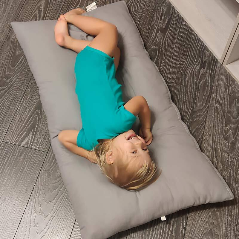 Детская подушка или Подушка на подоконник с пуговицами прямоугольная  #1