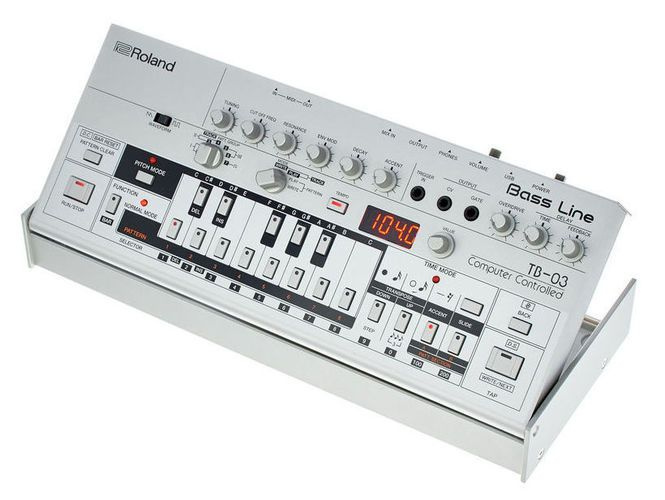 Басовый синтезатор Roland TB-03 #1