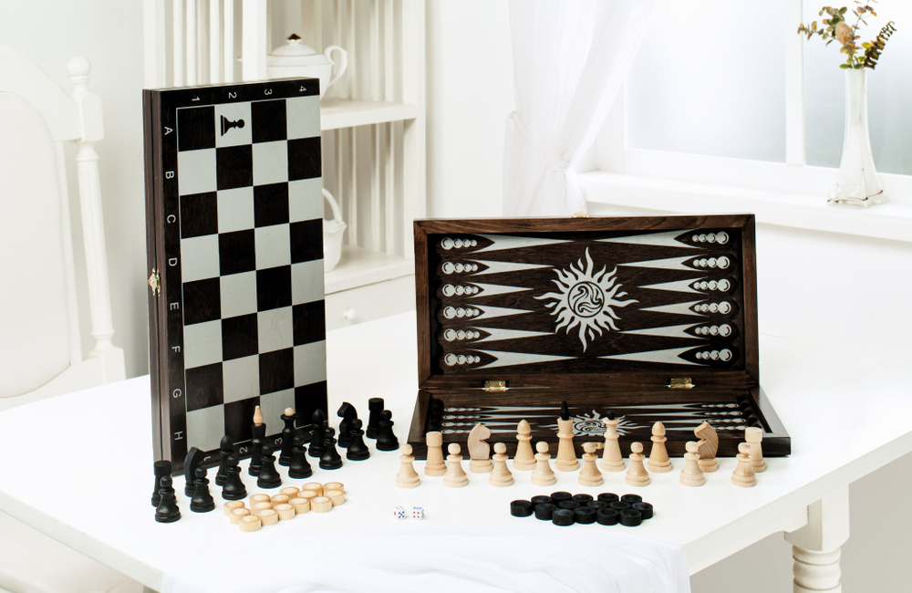 Игра 3в1 малая венге, рисунок серебро с обиходными деревянными шахматами "Объедовские" (нарды, шахматы, #1