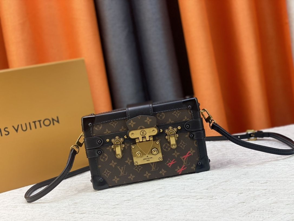 Louis Vuitton Сумка на плечо планшет #1