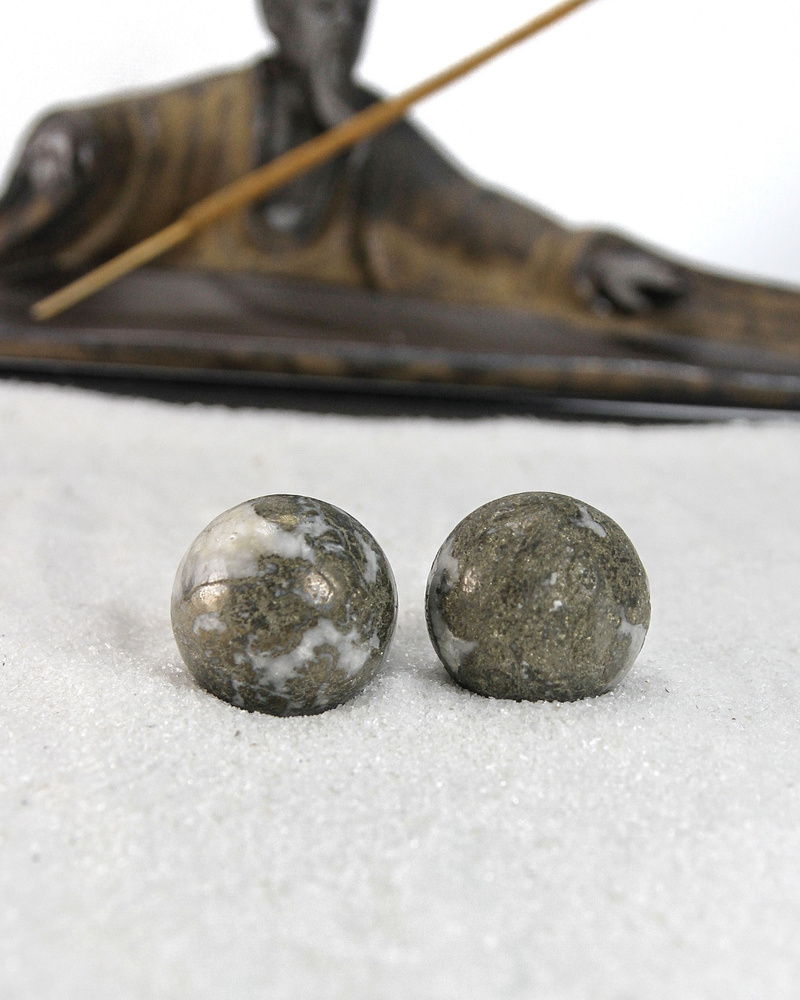 Массажные шары Баодинг Пирит - диаметр 25 мм, натуральный камень, 2 шт - для стоунтерапии, здоровья и #1