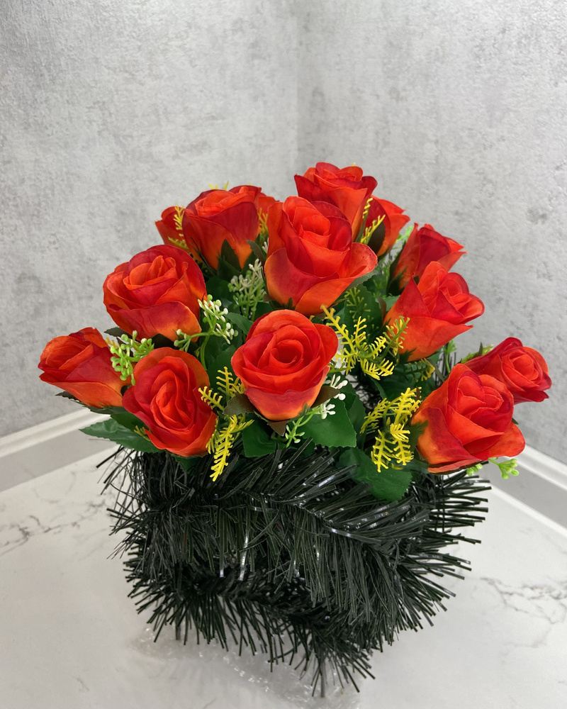 Корзина ритуальная из искуcственных цветов "Роза Санрайз" средняя / Цветы искусственные для кладбища #1