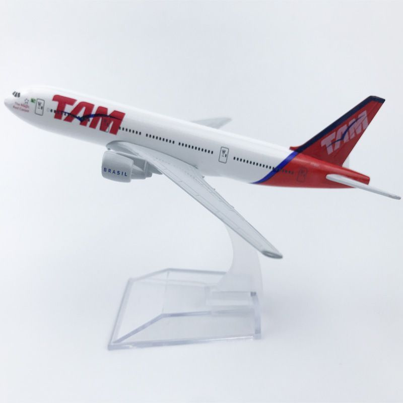 Металлическая модель самолета Boeing 777 LATAM Airlines Brasil #1