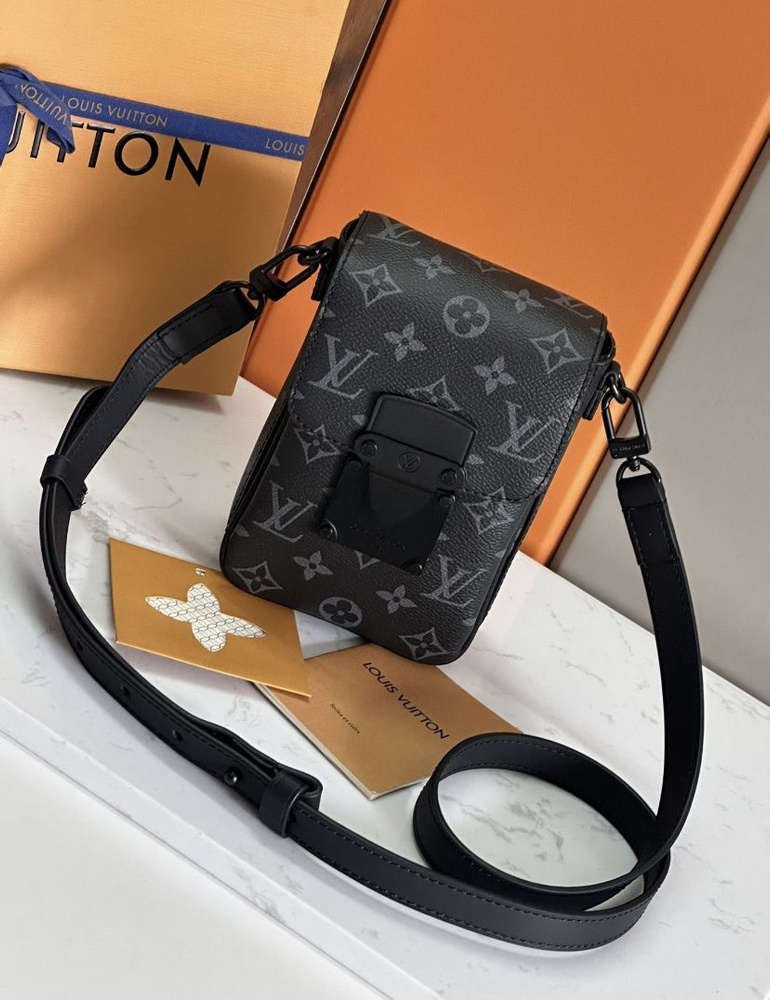 Louis Vuitton Сумка на плечо планшет #1