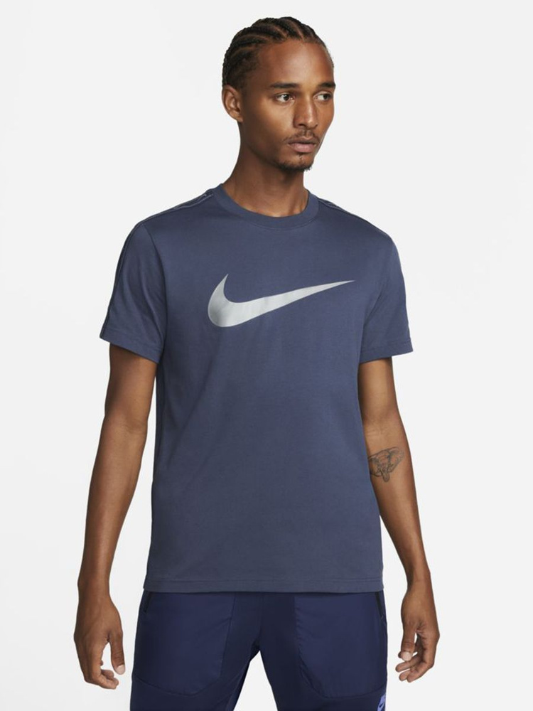 Футболка Nike M Nsw Repeat Sw Ss Tee #1