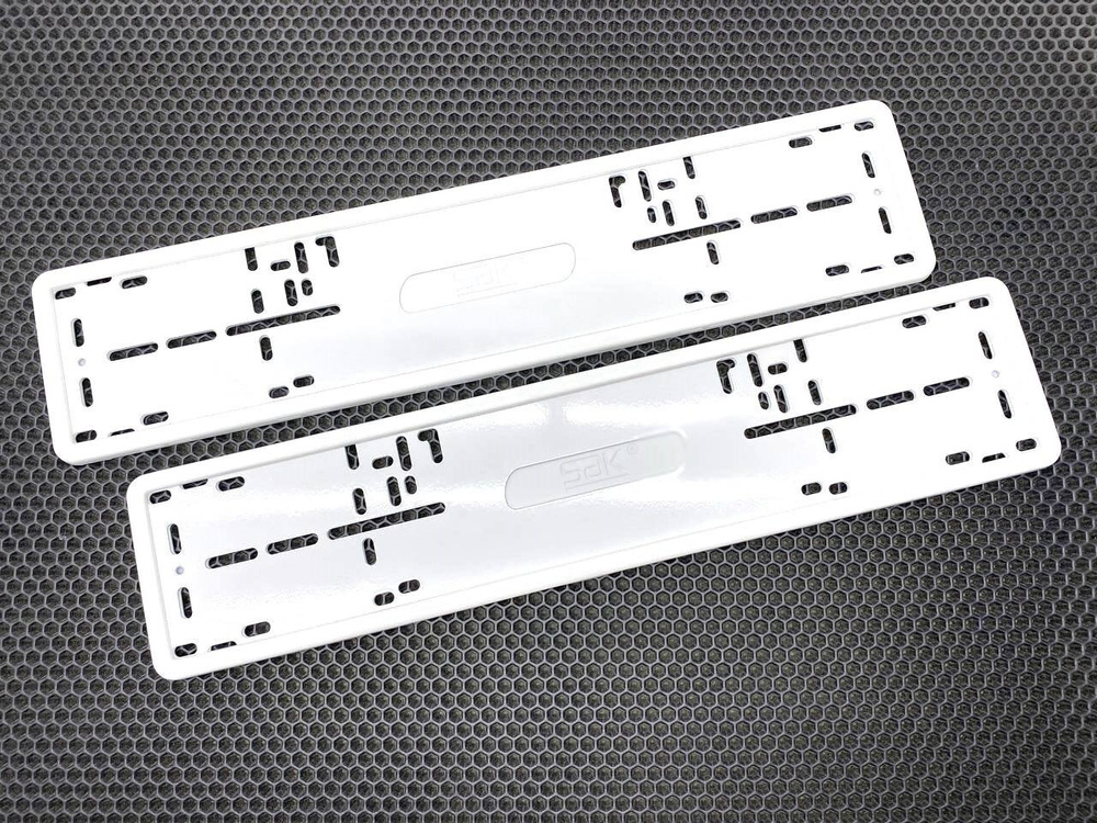 Рамка номерного знака для автомобиля силиконовая белая с адаптером (2 шт.)  #1