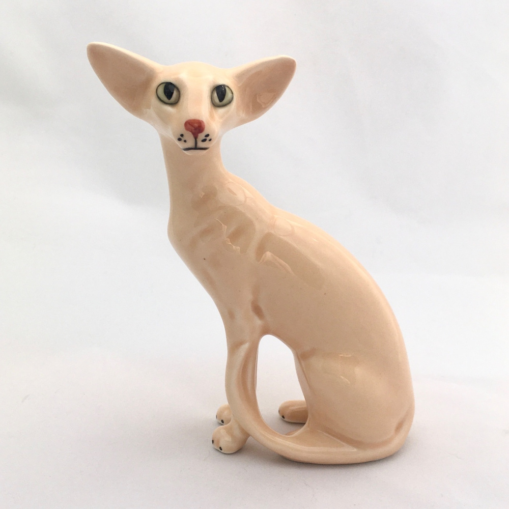 Статуэтка фарфоровая кремовой ориентальной кошки #1