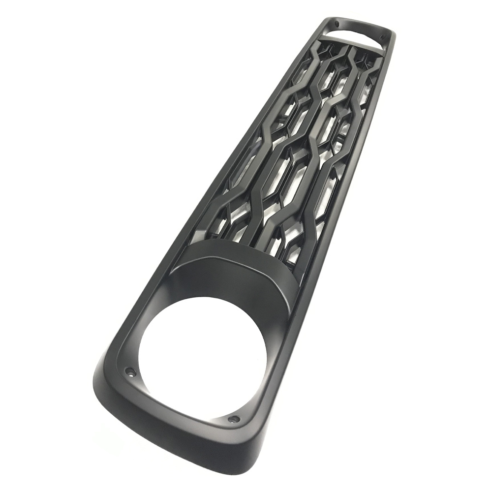 Решетка радиатора на Ниву, Нива Урбан черная матовая Цепь без значка ...