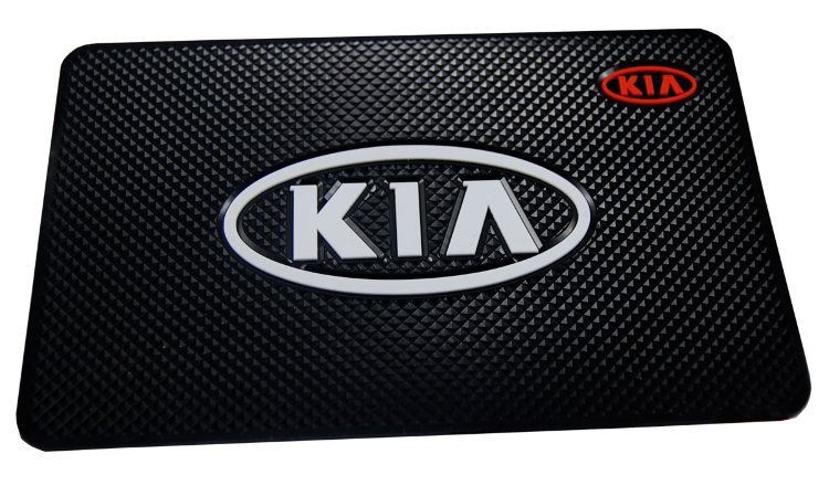 Коврик на приборную панель c логотипом KIA (КИА) противоскользящий  #1