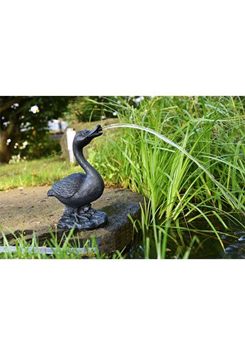 Фигура для фонтана в пруду "Гусь", черный, под бронзу, Heissner, Германия  #1