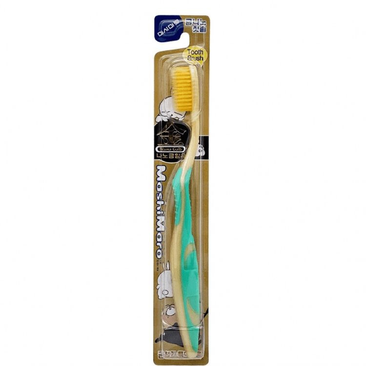 Зубная щётка "MashiMaro" со сверхтонкими щетинками двойной высоты и АНАТОМИЧЕСКОЙ ручкой (с ионами ЗОЛОТА, #1