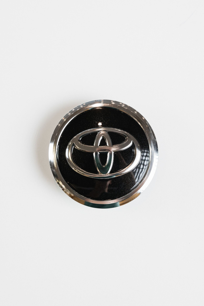 Колпачок литого диска Toyota Land Cruiser 300 #1