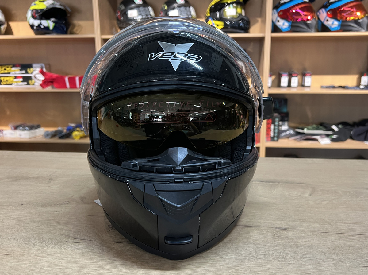 Летнее прозрачное стекло поставляется в комплекте с шлемом.
