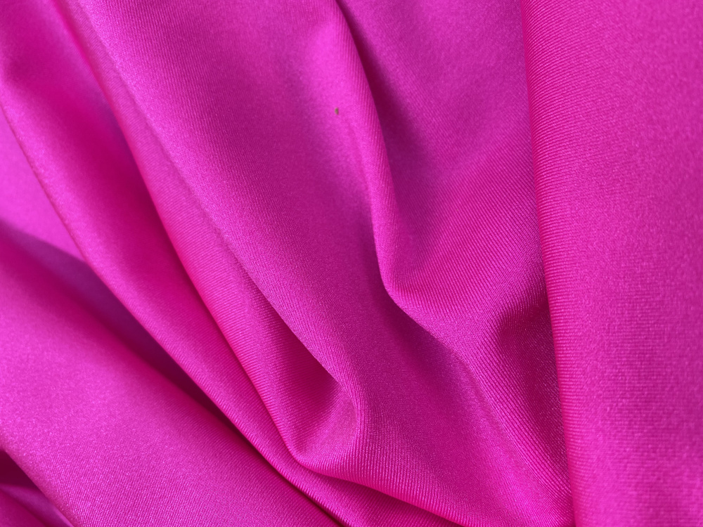 Ткань бифлекс. Цвет ярко-розовый, отрез ткани 1,5 м * 150 см (длина 1,5 м, ширина 150 см), состав: нейлон #1