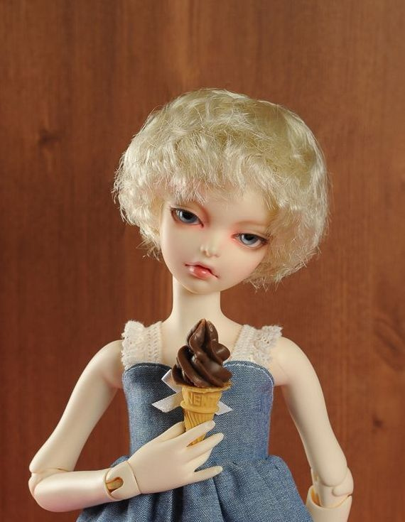 Dollmore (7-8) SUSM Wave Wig Blond (Короткий кудрявый парик блонд унисекс размер 17,5-20 см для кукол #1