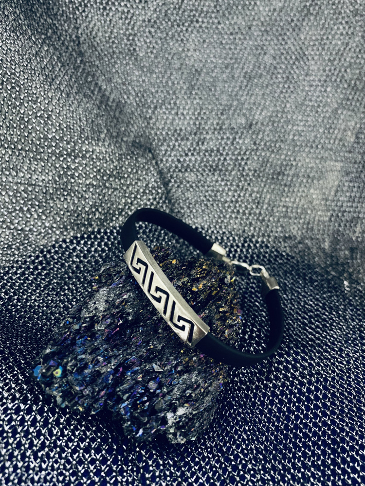 Браслет из каучука 6-2 мм с замком, окончанием и накладкой из серебра ...