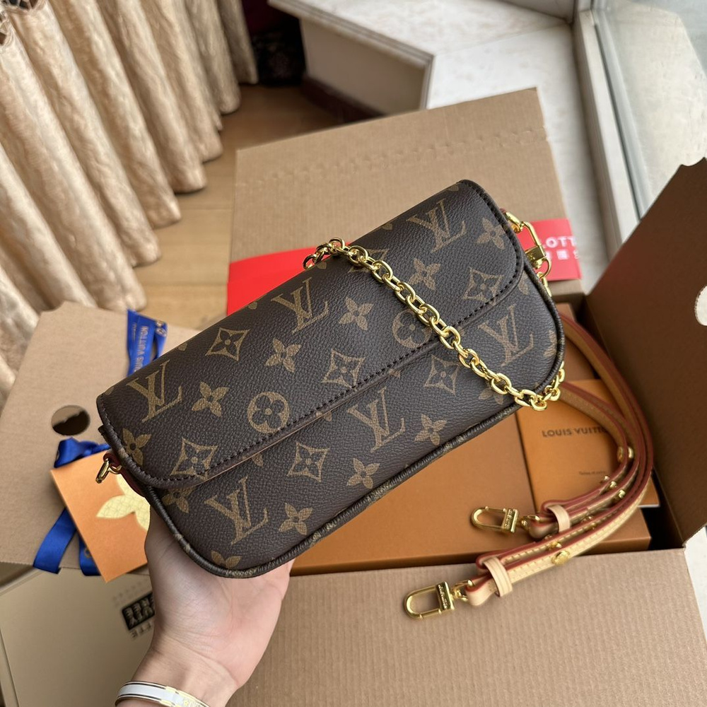 Louis Vuitton Сумка на плечо #1