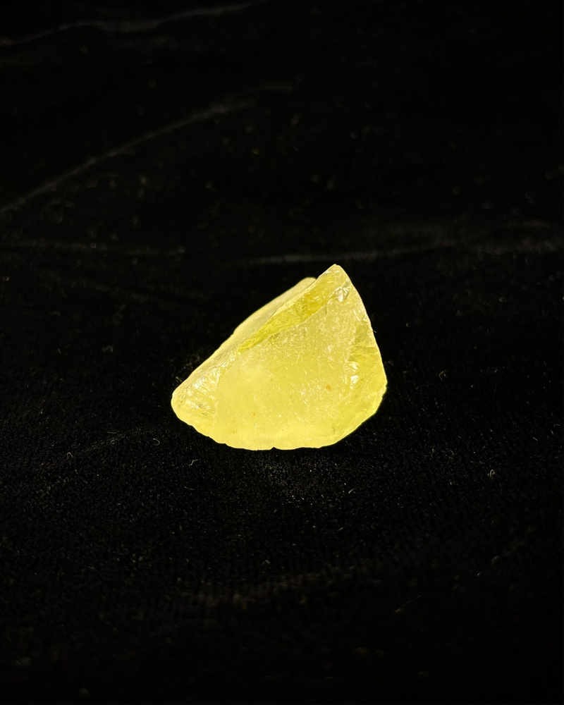 Оберег, амулет Лимонный Цитрин - 2.5-3 см, имитированный камень, самоцвет, колотый, 1 шт - символ успеха, #1