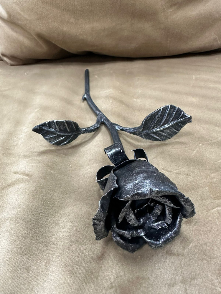 Кованая роза ручной работы #1