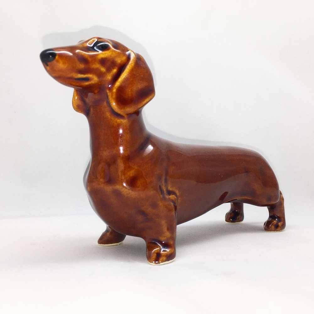 Статуэтка фарфоровая собака породы такса в стойке рыжая  #1