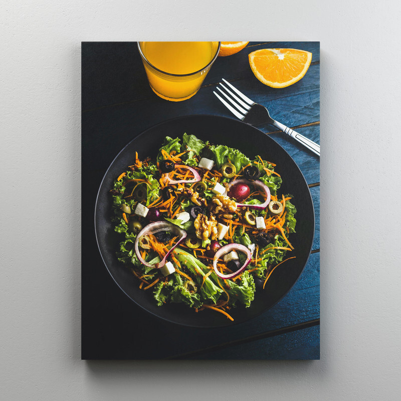 Интерьерная картина на холсте "Вкусный салат" для кухни, кафе и ресторанов, на подрамнике 60x80 см  #1
