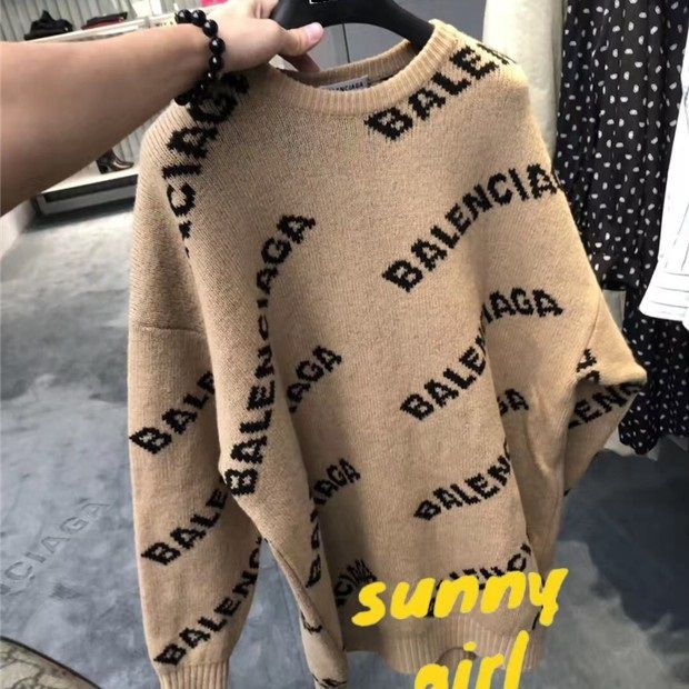 Balenciaga pulover sale