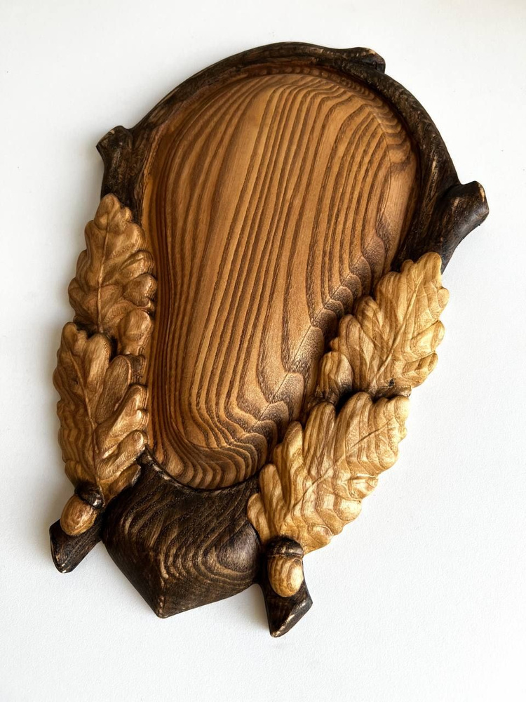 Медальон для охотничьих трофеев "Крона" резной деревянный "Дали" под сибирскую косулю 28,7х41,5х2,5 см #1