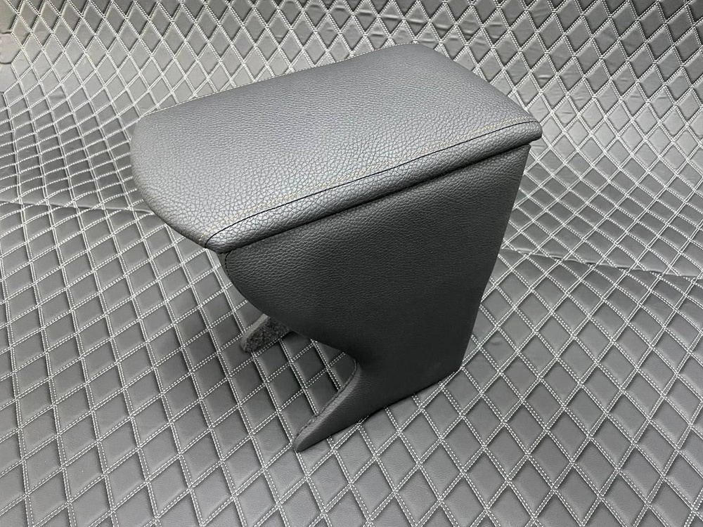 Подлокотник для Toyota Yaris Cross 2020+ / CarlSteelman #1